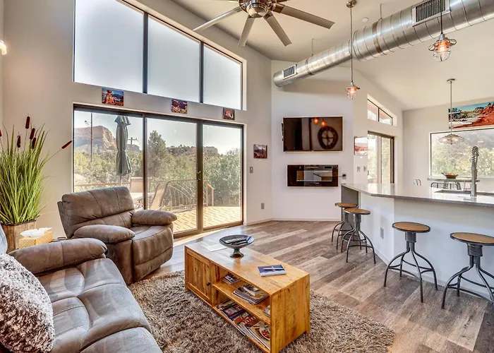 Chic Retreat: 2 Mi To Cathedral Rock Trail! Holiday home Sedona
