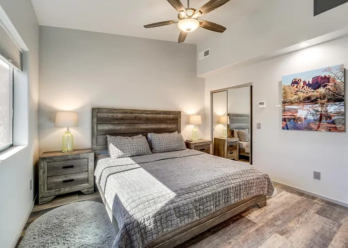 Chic Retreat: 2 Mi To Cathedral Rock Trail! *