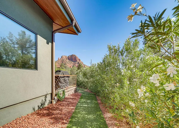 Chic Retreat: 2 Mi To Cathedral Rock Trail! *