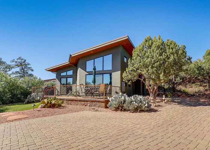 Chic Retreat: 2 Mi To Cathedral Rock Trail! Holiday home Sedona