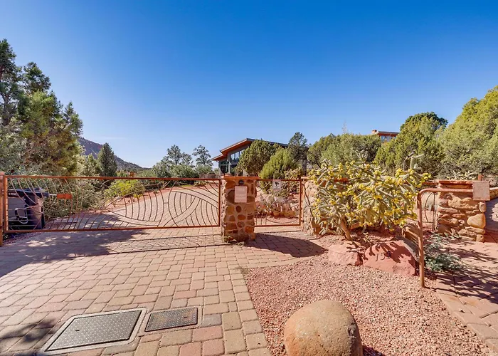 Chic Retreat: 2 Mi To Cathedral Rock Trail! Holiday home Sedona