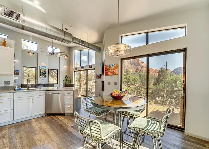 Chic Retreat: 2 Mi To Cathedral Rock Trail! *
