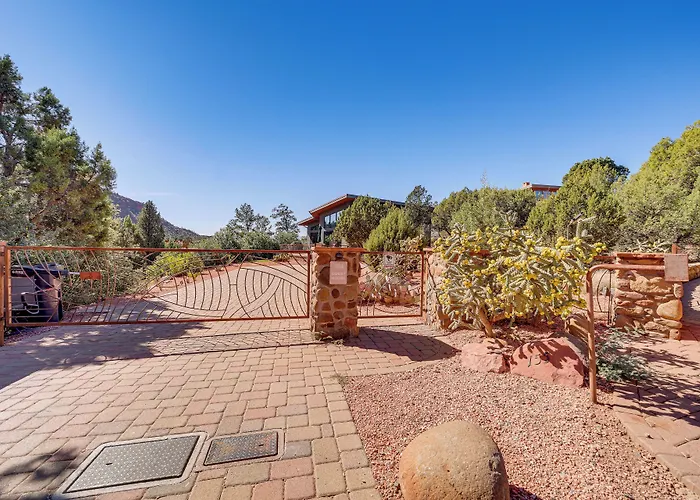 Chic Retreat: 2 Mi To Cathedral Rock Trail! Holiday home Sedona