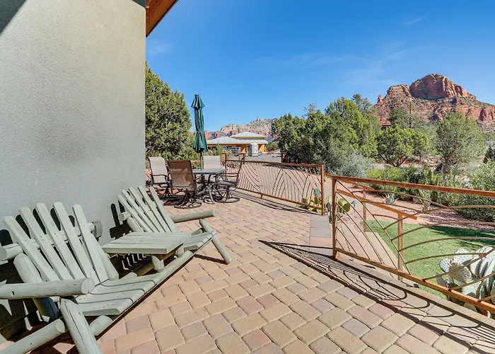 Chic Retreat: 2 Mi To Cathedral Rock Trail! Holiday home *